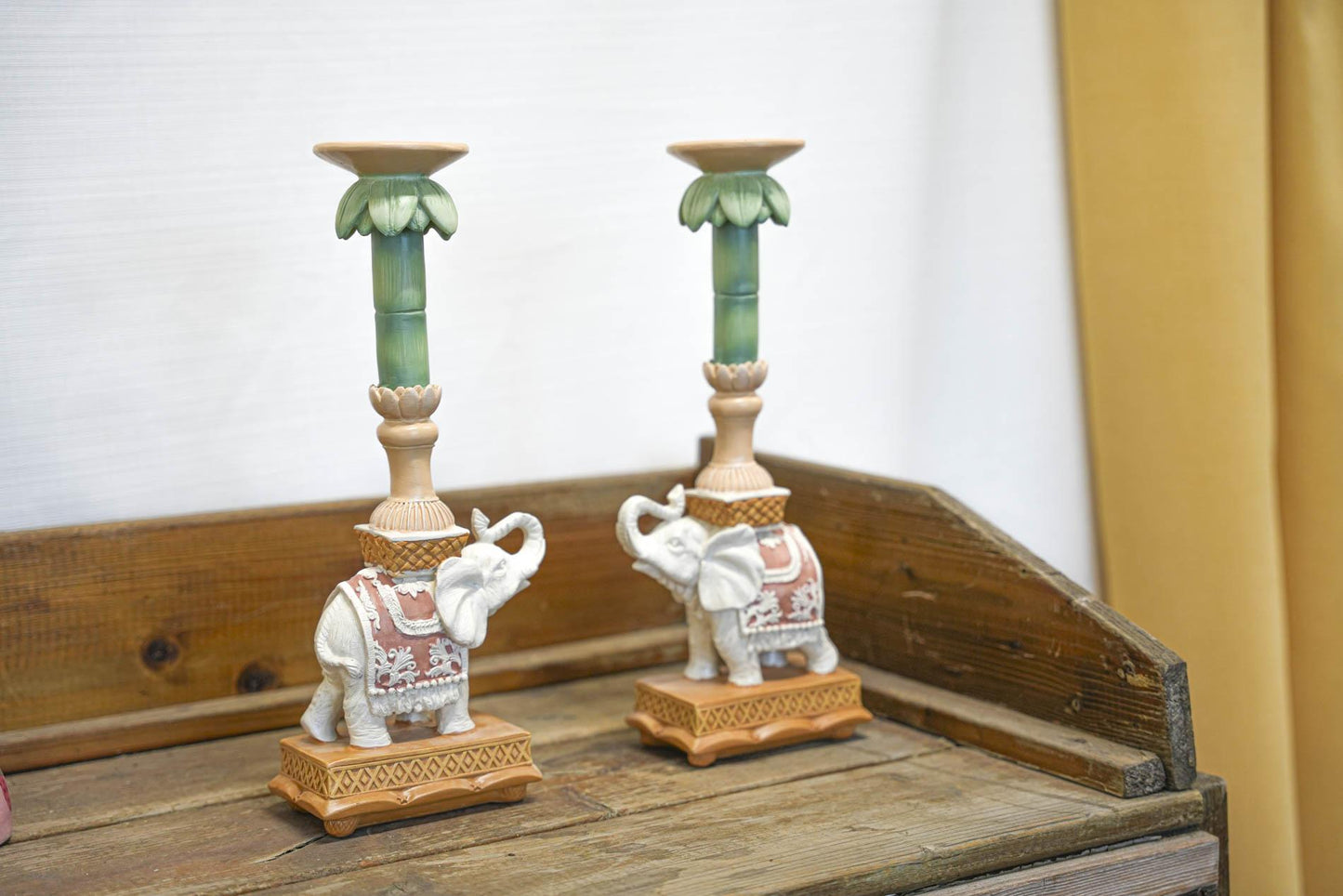 Kandelaar - Olifant roze/groen - Polyresin - 34,50 cm