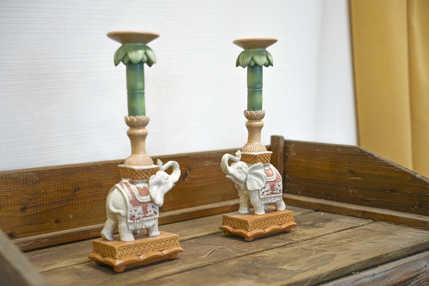 Kandelaar - Olifant roze/groen - Polyresin - 34,50 cm